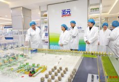 <b>勉励大师阐扬的前锋榜样感化和党支部碉堡感化</b>